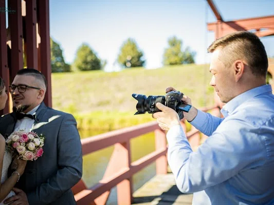 Hochzeitsfotografie und Hochzeitsvideo aus einer Hand Alexej Graf-Unger fotografiert ein Brautpaar